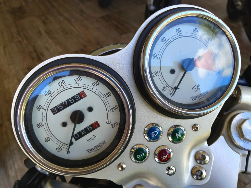 2005 Triumph Thruxton 865